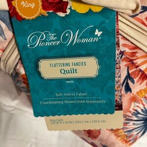 The Pioneer Woman Fluttering Fancies Quilt